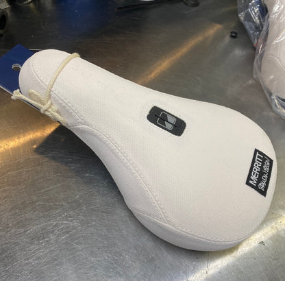 Merritt Brandon Begin Signature Seat