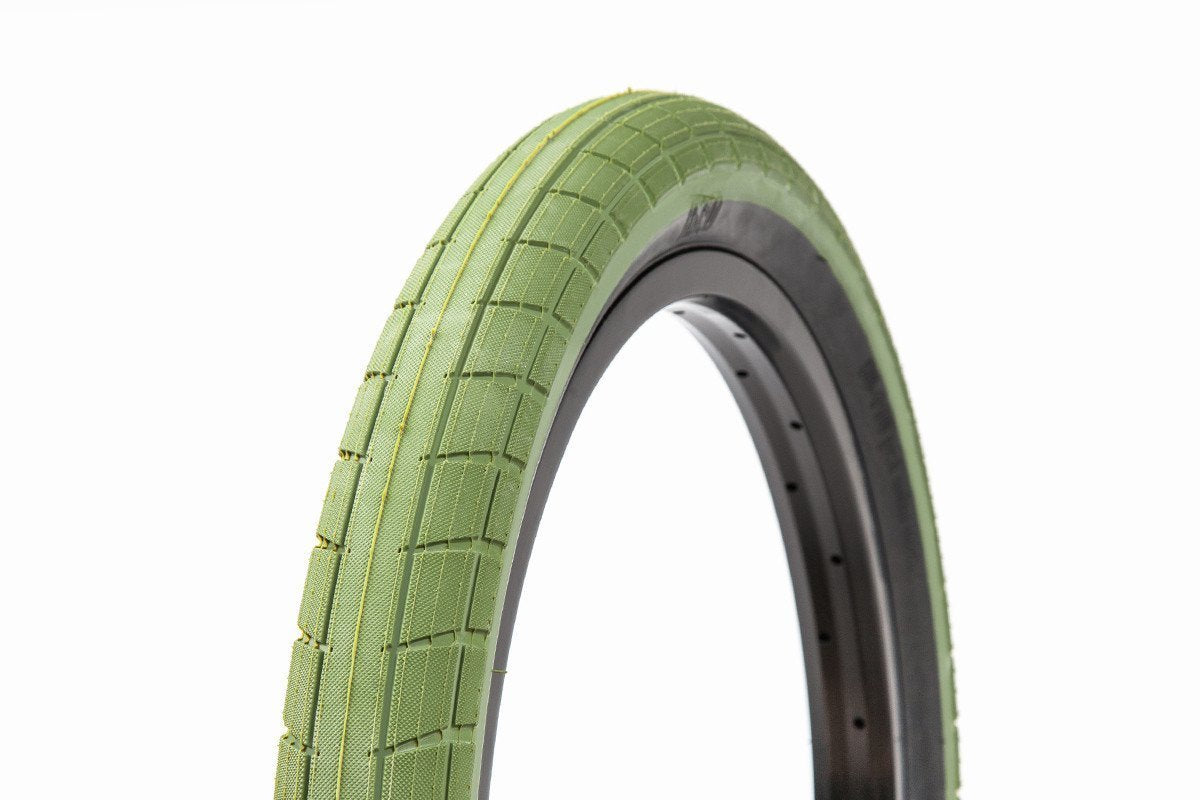 BSD Donnasqueak Tire